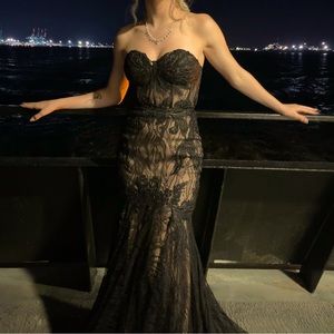 Black mermaid lace dress. only worn once